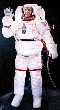 Foto: Marc Ciupitu în costum de astronaut.